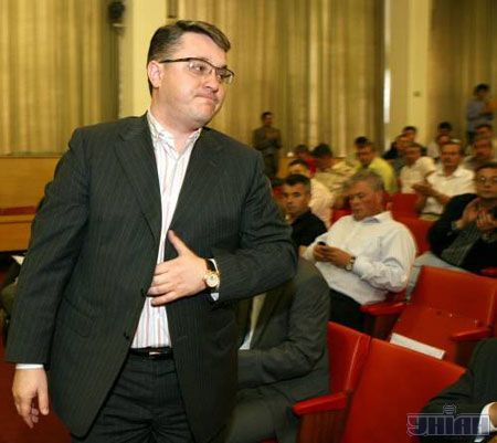 Народний депутат V скликання Олег Гуменюк під час засідання політради партії ”Наша Україна”, 12 липня 2007 р. Цього дня політрада партії ”Наша Україна” обрала Гуменюка головою виконкому.