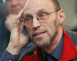 Умер известный русский поэт и художник Дмитрий Пригов (фото)