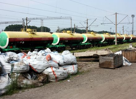 Журналісти виявили 9 цистерн з фосфором навпроти львівського готелю ”НТОН” (фото)