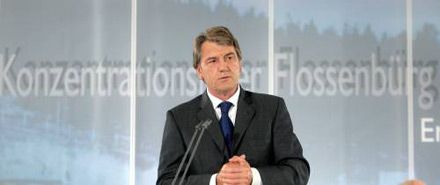 Виктор Ющенко выступает на открытии музея Мемориального комплекса «Флоссенбюрг»
