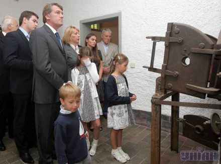 Ющенко показав дітям ”пекло”