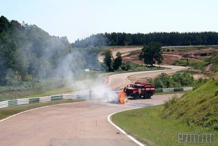 Червоненко едва не сгорел на автогонках в Литве (добавлены фото)