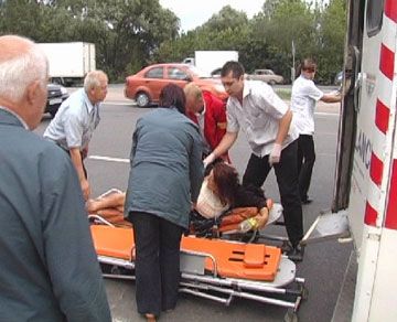 В Киеве маршрутка врезалась в ”КамАЗ”: 8 раненых (фото)