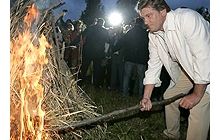 Ющенко проверил свои чувства к украинским девушкам (фоторепортаж)