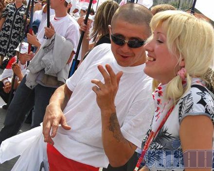 Переможні танці БЮТ під ЦВК (фоторепортаж)