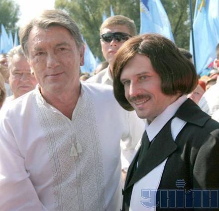 Ющенко в Сорочинцах (5 фото)