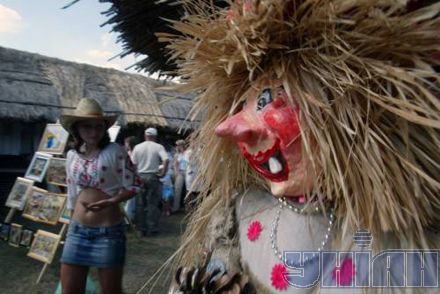 На Сорочинской ярмарке (16 фото)