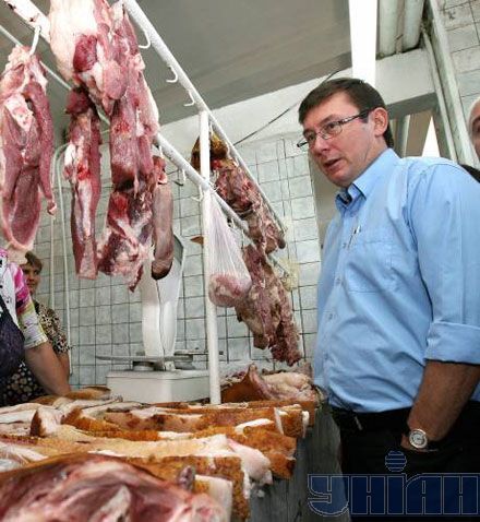 Чи то Юрій Луценко давно вже на ринках м`ясо не вибирав... Чи то навпаки - вибирає так часто, що призвичаївся визначатися ”на очко”...