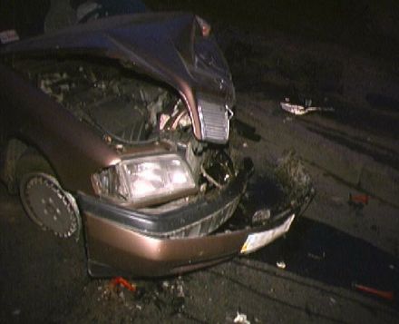 В Киеве не разминулись ”Порше-Кайен” и ”Мерседес” (фото)