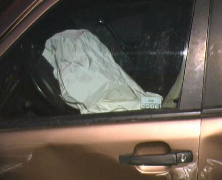 В Киеве не разминулись ”Порше-Кайен” и ”Мерседес” (фото)