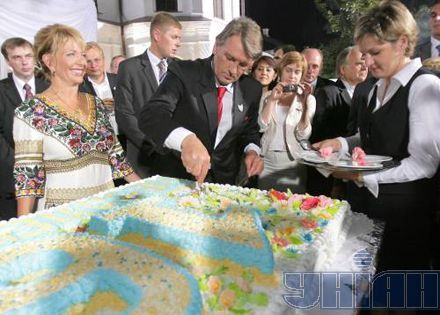 Ющенко підняв келих за Україну