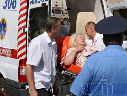 На Майдані Незалежності джип перевернувся догори колесами (фото)