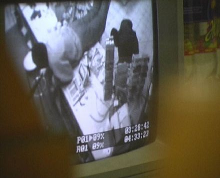 У Києві здійснено збройний напад на автозаправку (фото)