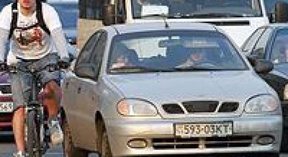 Більшість платних парковок столиці, виявляється, – незаконні