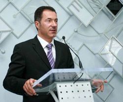 Николай Рудьковский выступает на пресс-конференции в Днепропетровске. 6 сентября 