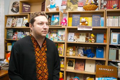 Стивен Сигал инкогнито побывал в детском доме под Киевом (фоторепортаж)