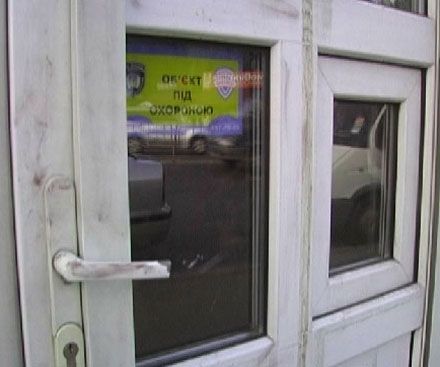 У Києві пограбували магазин мобільного зв`язку (фоторепортаж)