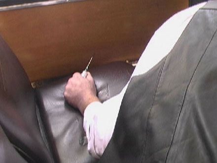 Водій столичної маршутки помер від передозування (фоторепортаж)