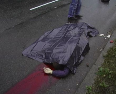 В Киеве на бульваре Дружбы народов погиб мужчина (фоторепортаж)