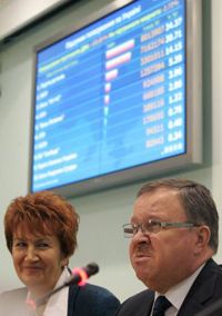 Председатель ЦИК Владимир Шаповал выступает на брифинге