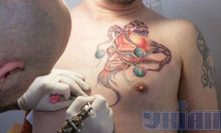 Фестиваль художнього тату та екстрім-шоу ”підвішування” (фоторепортаж)