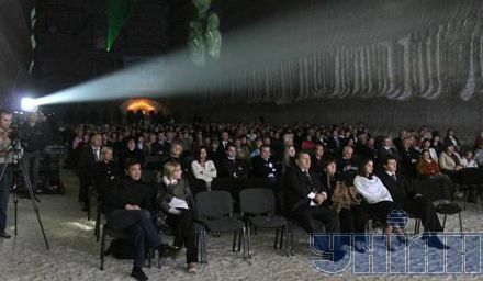 VIP-публіка спустилася до соляної шахти слухати музику (фото)