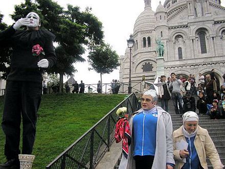 Ради Сердючки перегородили Эйфелеву башню (фоторепортаж)