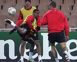 Игроки ФК ”Манчестер Юнайтед” на тренировке перед матчем Лиги чемпионов с ”Динамо”. Киев, 22 октября