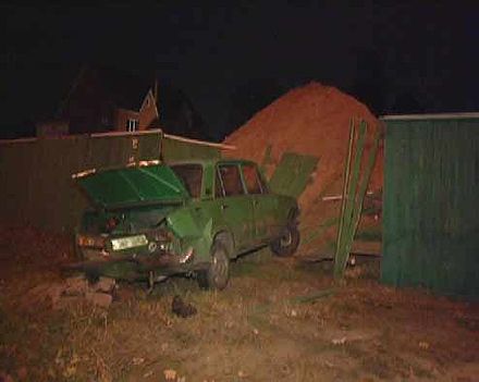 В Киеве столкнулись три авто и троллейбус (фоторепортаж)