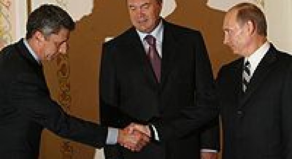 Янукович від імені України зробив подарунок Газпрому?