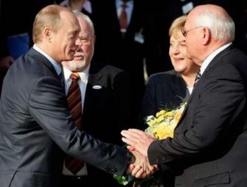 Владимир Путин, Лотар де Мезьер, Ангела Меркель, Михаил Горбачев. 15 октября, Висбаден (Германия). Фото Reuters