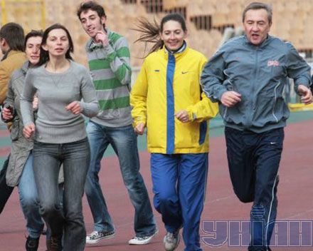 Але ті, хто потерпав без спілкування, скоро пішли, а інших захопив процес