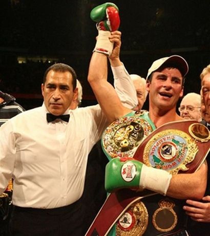 Объявлен абсолютный чемпион мира по боксу (фото)