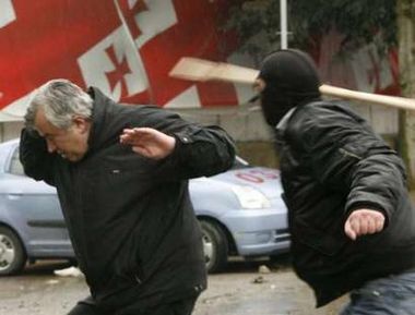 У зіткненнях грузинської опозиції з поліцією постраждали 360 людей (фоторепортаж)