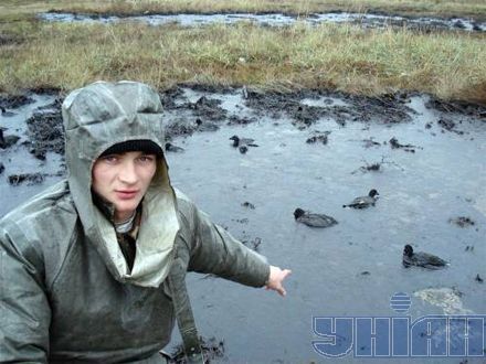 Що російський танкер зробив з Чорним морем (фоторепортаж)