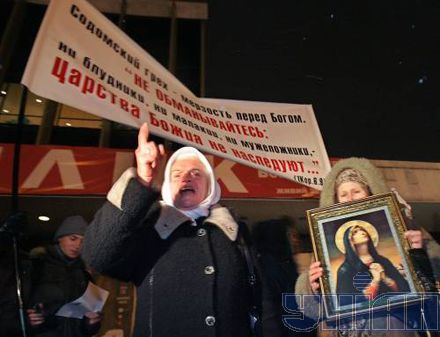 Борис Моисеев во Дворце “Украина” говорил о “суках, которые мешают ему петь”