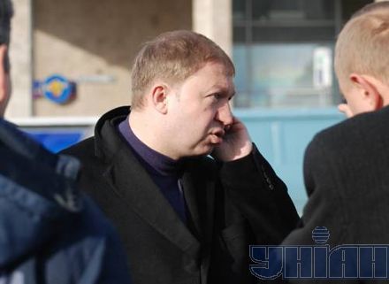 На Крещатике столкнулись Audi, Peugeot и депутатский Range Rover (фоторепортаж)