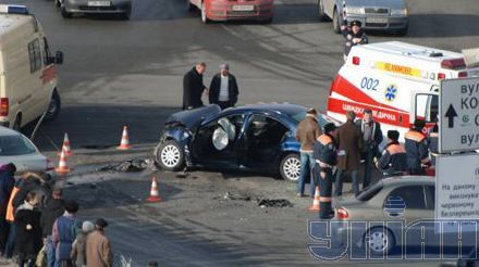 На Крещатике столкнулись Audi, Peugeot и депутатский Range Rover (фоторепортаж)