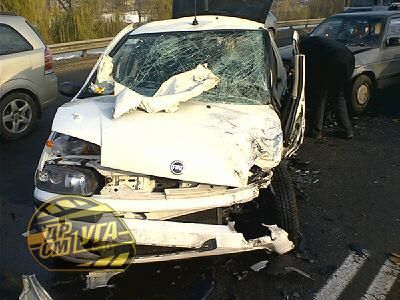 У Києві на проспекті Возз`єднання зіткнулися 7 автомобілів (фото)