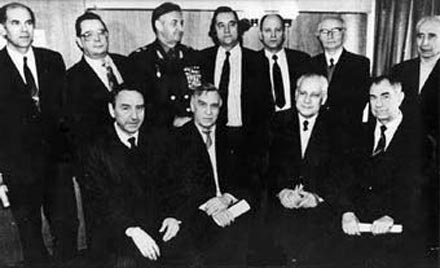 Члени ГКЧП після виходу з ”Матросской тишины”. Лютий 1993 р.