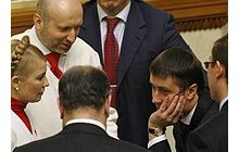 Депутаты целовались, хохотали, плевались (фоторепортаж)