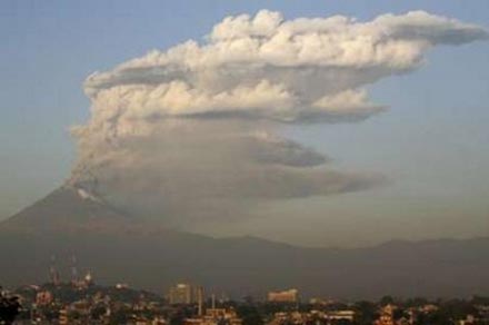 Викид пари і попелу, 1 грудня 2007 р.