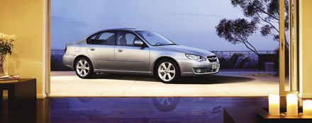 В преддверии новогодних праздников официальная дилерская сеть Subaru предлагает приобрести автомобиль Legacy 2,5 по акционной цене