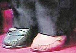 Чилийский министр пришла на мероприятие в разных туфлях (фото)