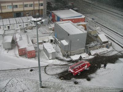 В Киеве горят склады с водкой и пивом (фоторепортаж) - обновлено
