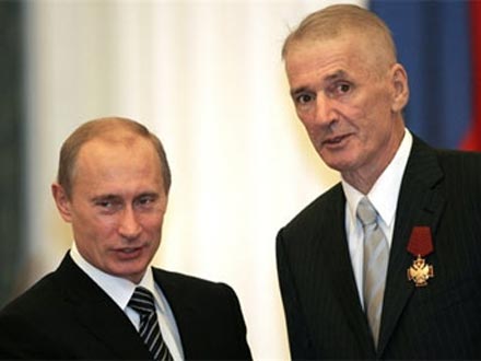 Путин в Кремле вручил орден Александру Абдулову (фото)