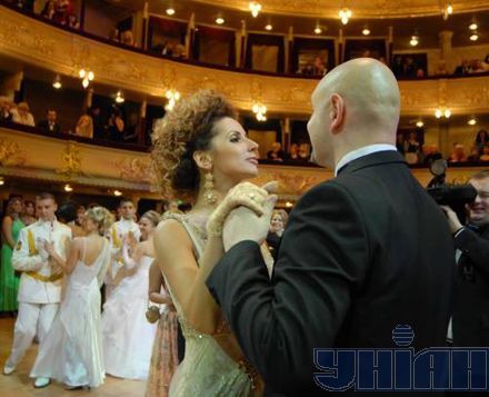 Світлана Лобода танцює з продюсером Олегом  Чорним: усе чинно, шляхетно... 