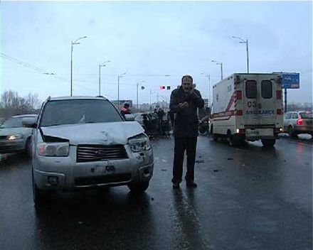 Лобовое столкновение на Московском мосту (фоторепортаж)