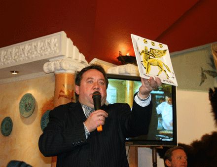 Садыков накормил гостей спагетти и собрал 122 тысячи (фоторепортаж)