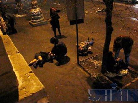 Біля Кабміну джип збив кількох людей (фото)